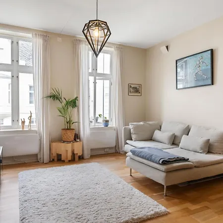 2-bedroom Close To Everything Apartment *